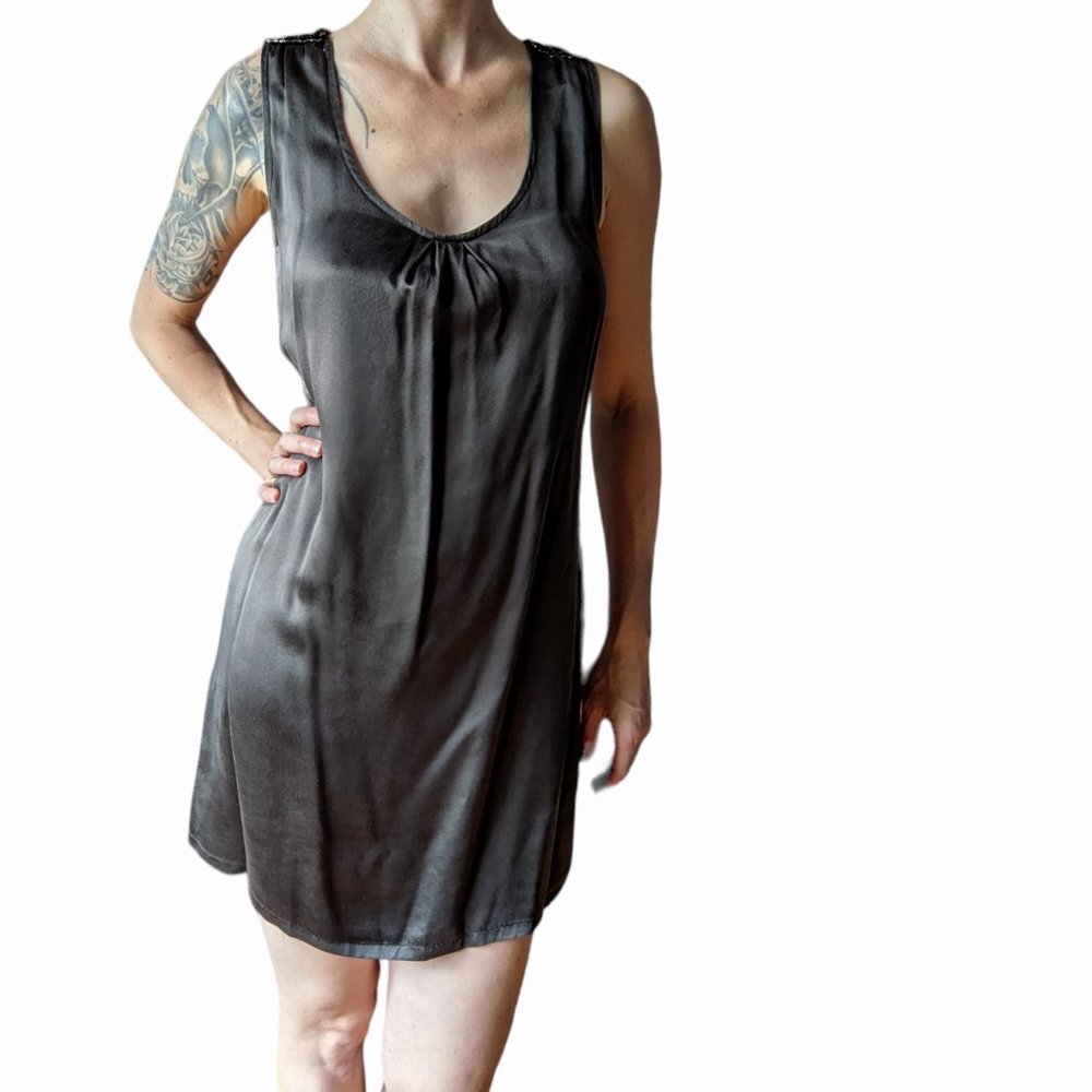 NWT Jenny Han dark grey/black 100% silk sleeveless cocktail dress with sequins
